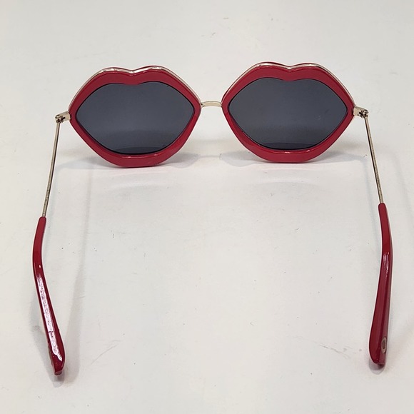 American Eagle Red Lips Sunglasses Sunnies Accessories Novelty Fashion Quirky - Picture 4 of 7